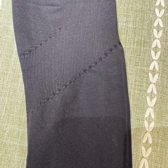 Nike Dry Fit Leggings - Picture 3 of 5
